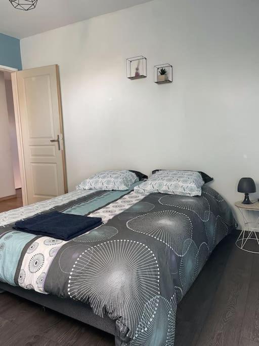 Sainte-Savine Maison Mitoyenne Avec Cour + Parking מראה חיצוני תמונה